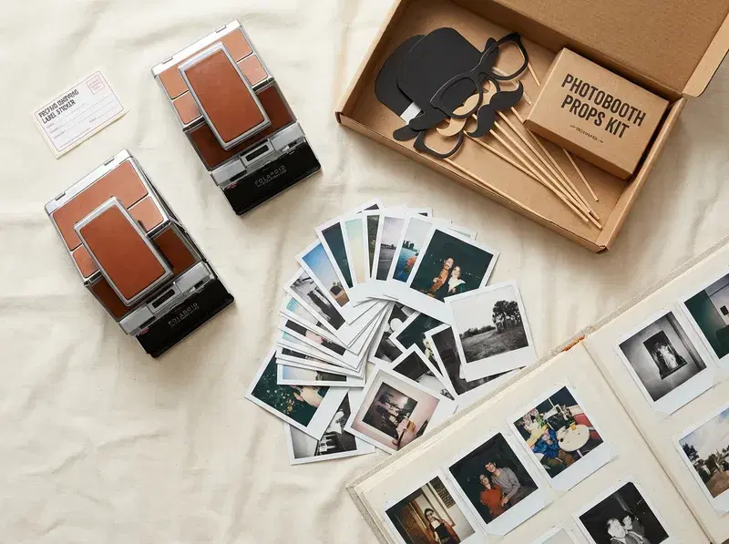 Polaroid L